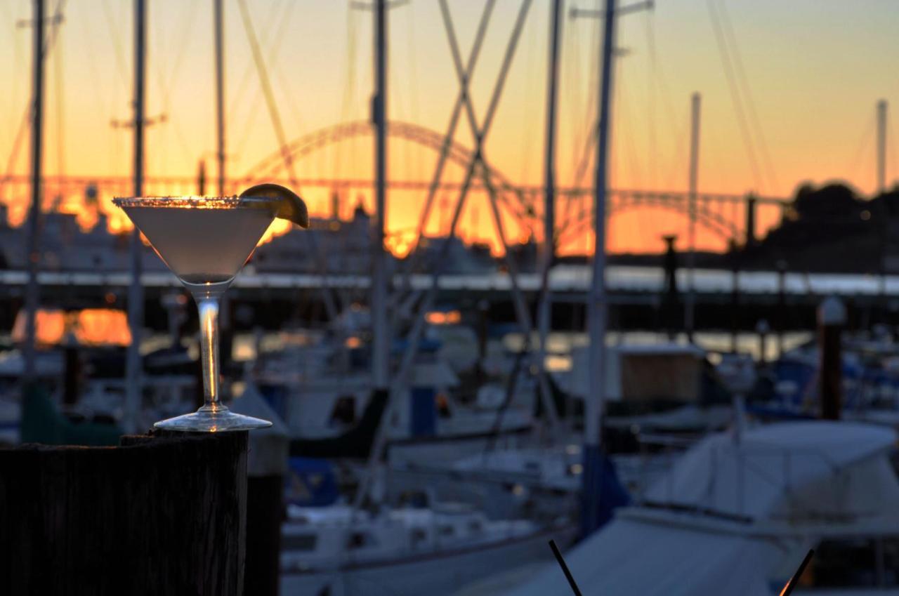 Embarcadero Resort Newport Luaran gambar