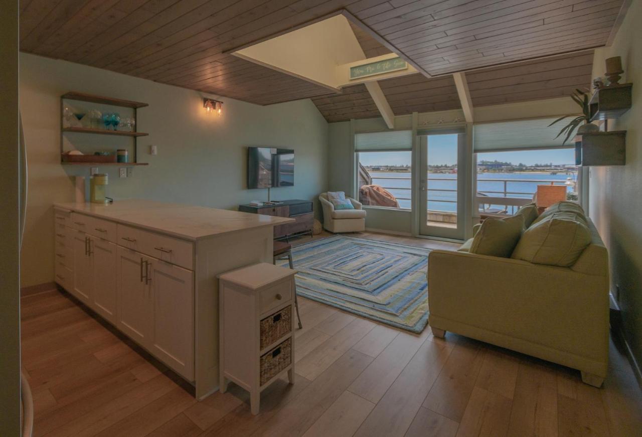 Embarcadero Resort Newport Luaran gambar