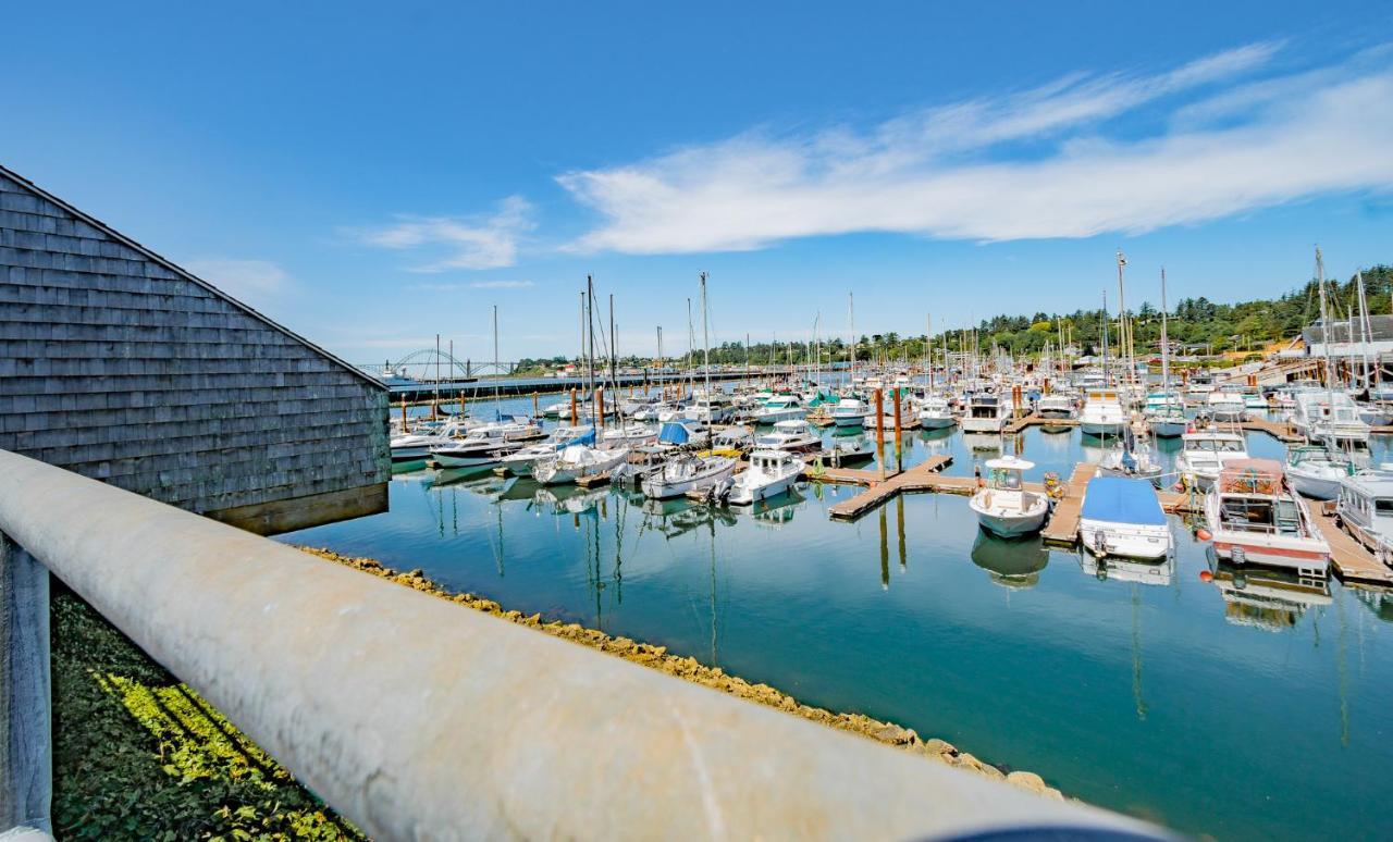 Embarcadero Resort Newport Luaran gambar